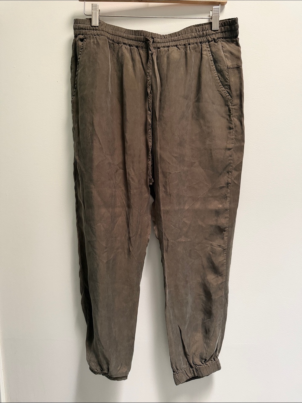 Johnny Was Olga cropped jogger pants size Medium